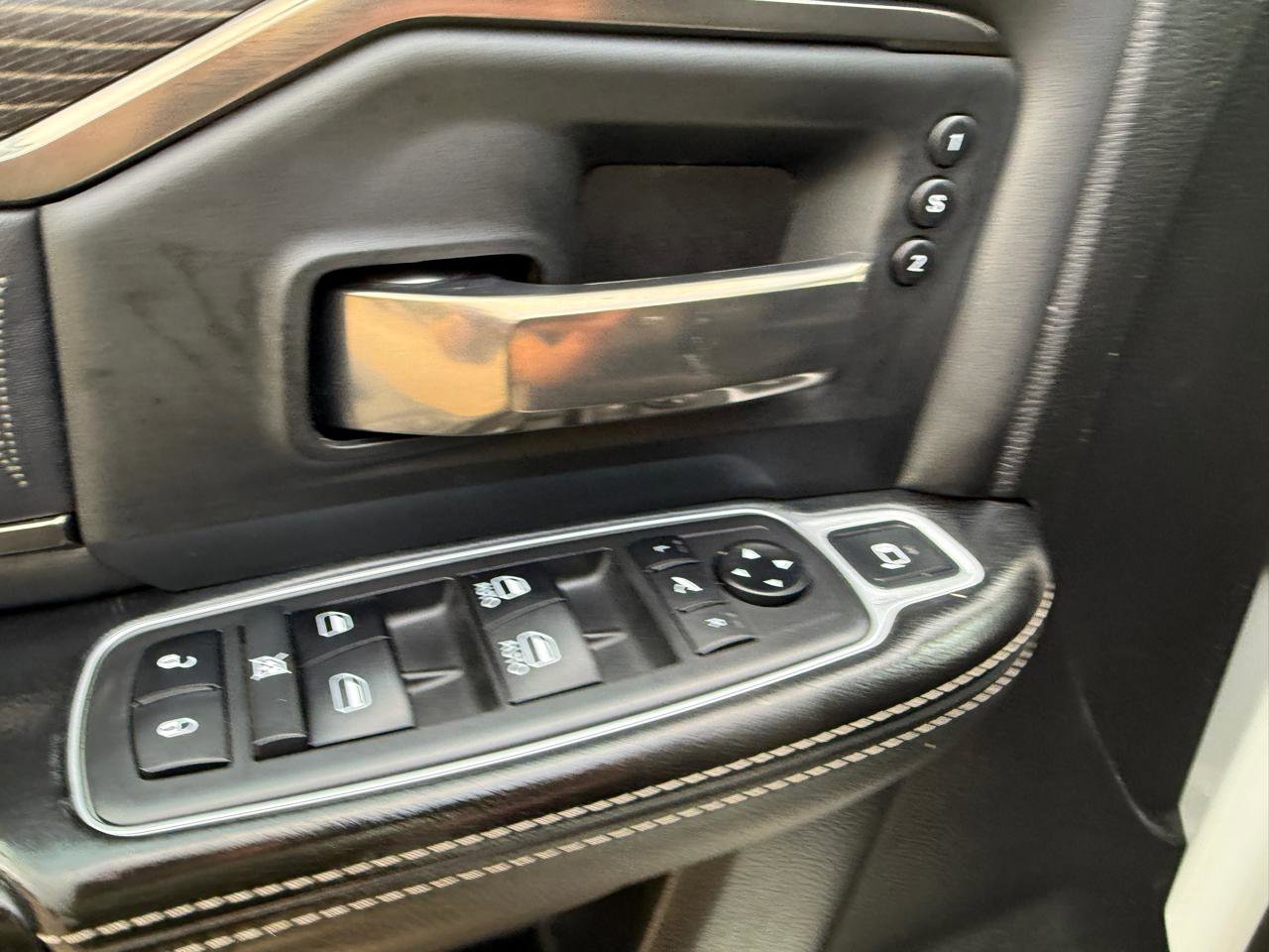 Used 2019 RAM 3500 Limited image 15