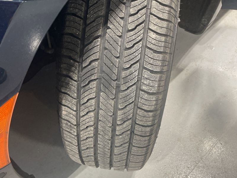 Used 2023 Chrysler Pacifica Touring-L w/ Uconnect Theater Family Group image 10