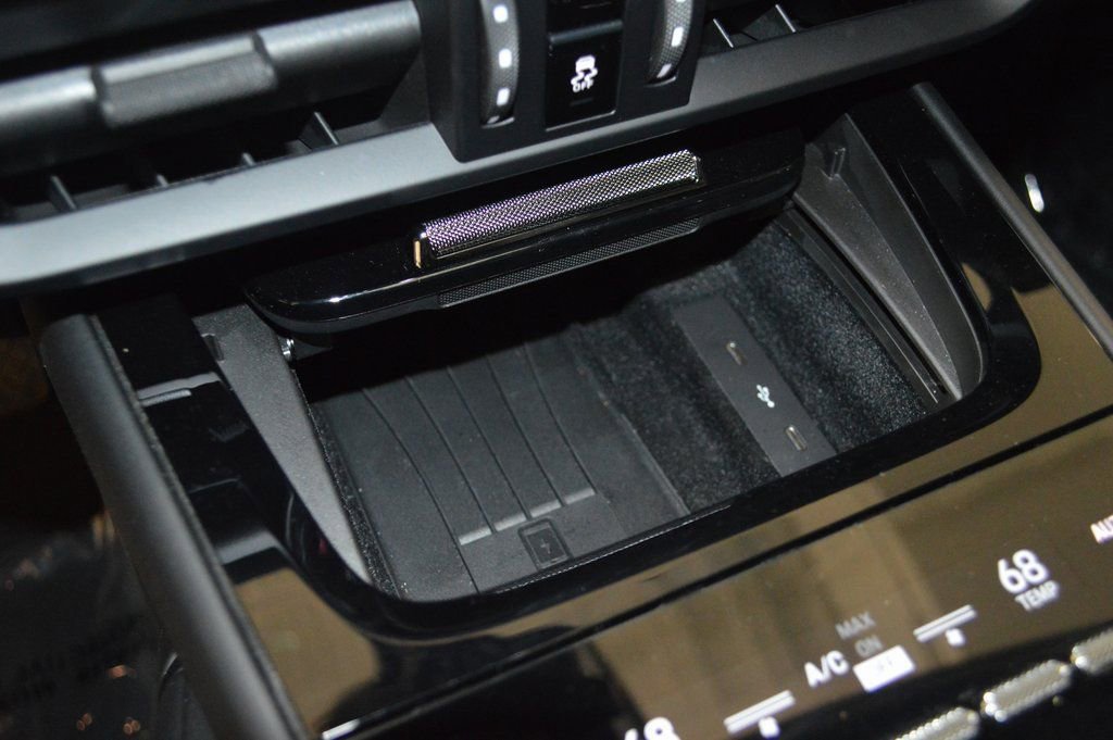 Certified 2024 Porsche Cayenne Coupe image 31