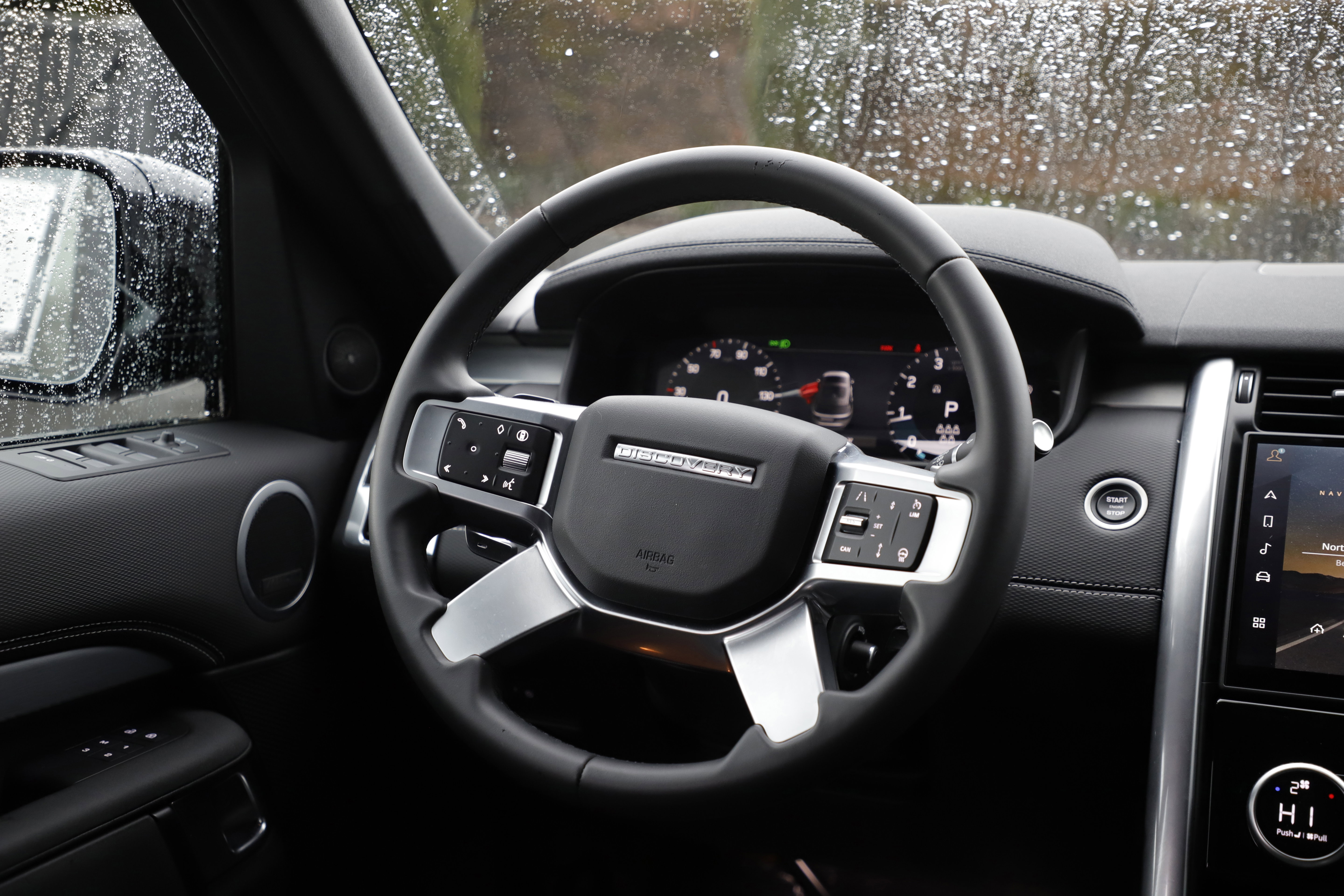 Certified 2025 Land Rover Discovery Dynamic SE image 19