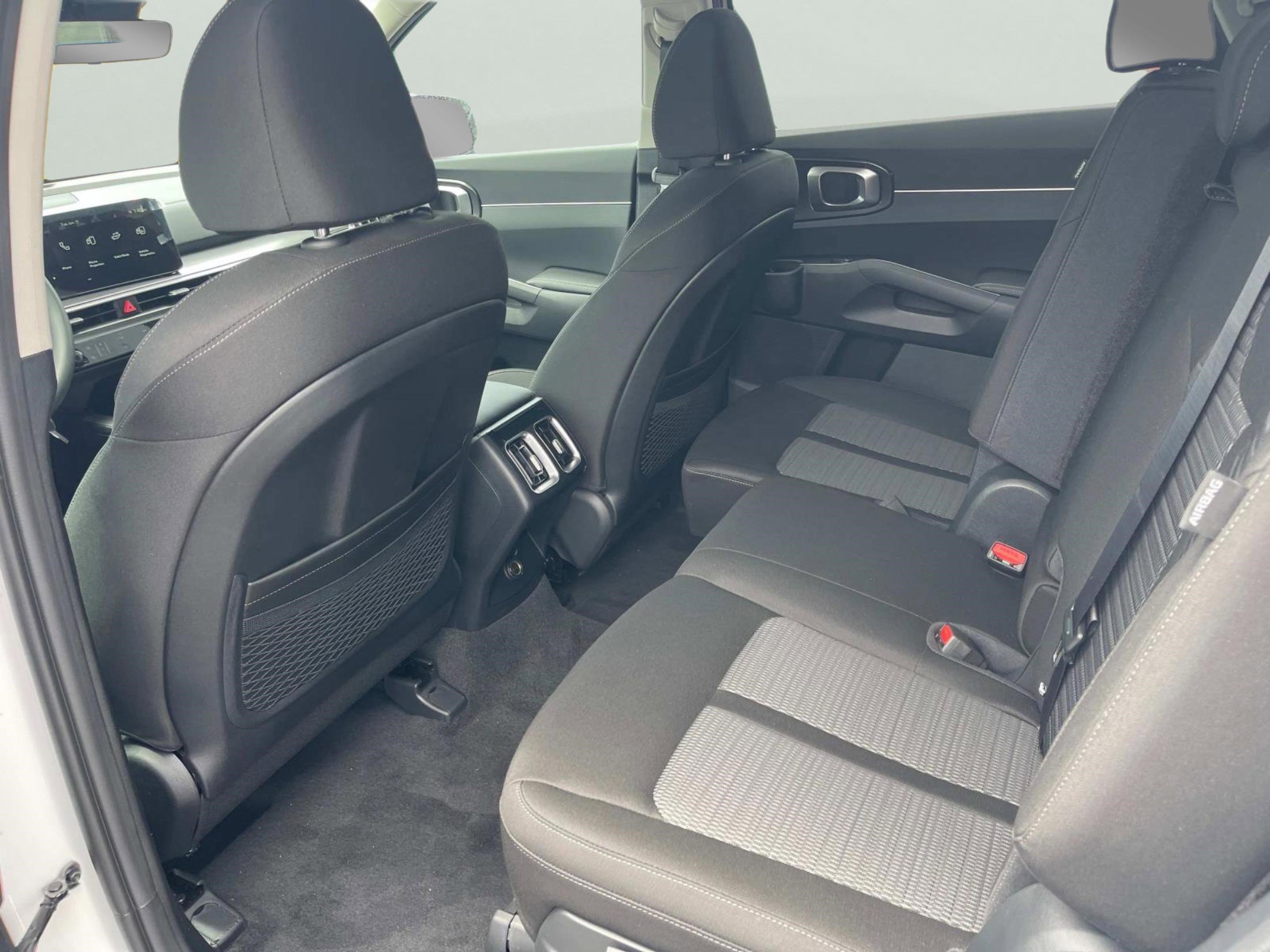 New 2025 Kia Sorento LX image 18