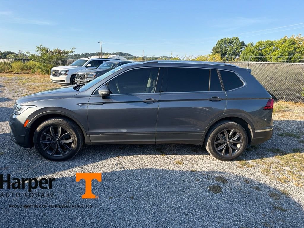 Used 2022 Volkswagen Tiguan SE AWD/4WD image 2