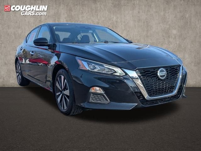 Certified 2021 Nissan Altima 2.5 SV w/ SV Premium Package
