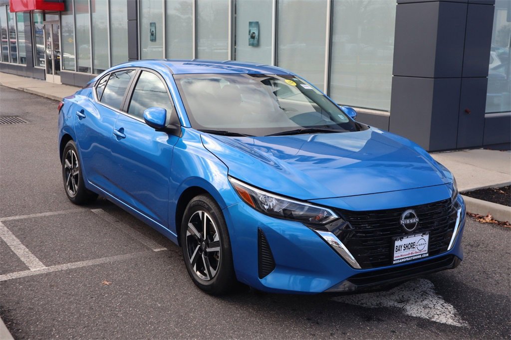 Certified 2025 Nissan Sentra SV image 3