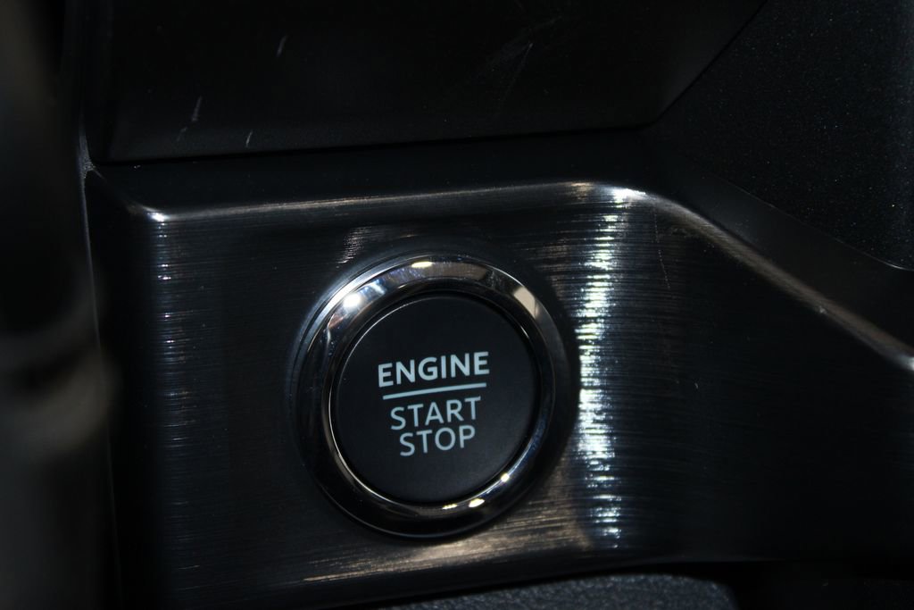 New 2026 Ford F250 Lariat w/ Black Appearance Package image 42