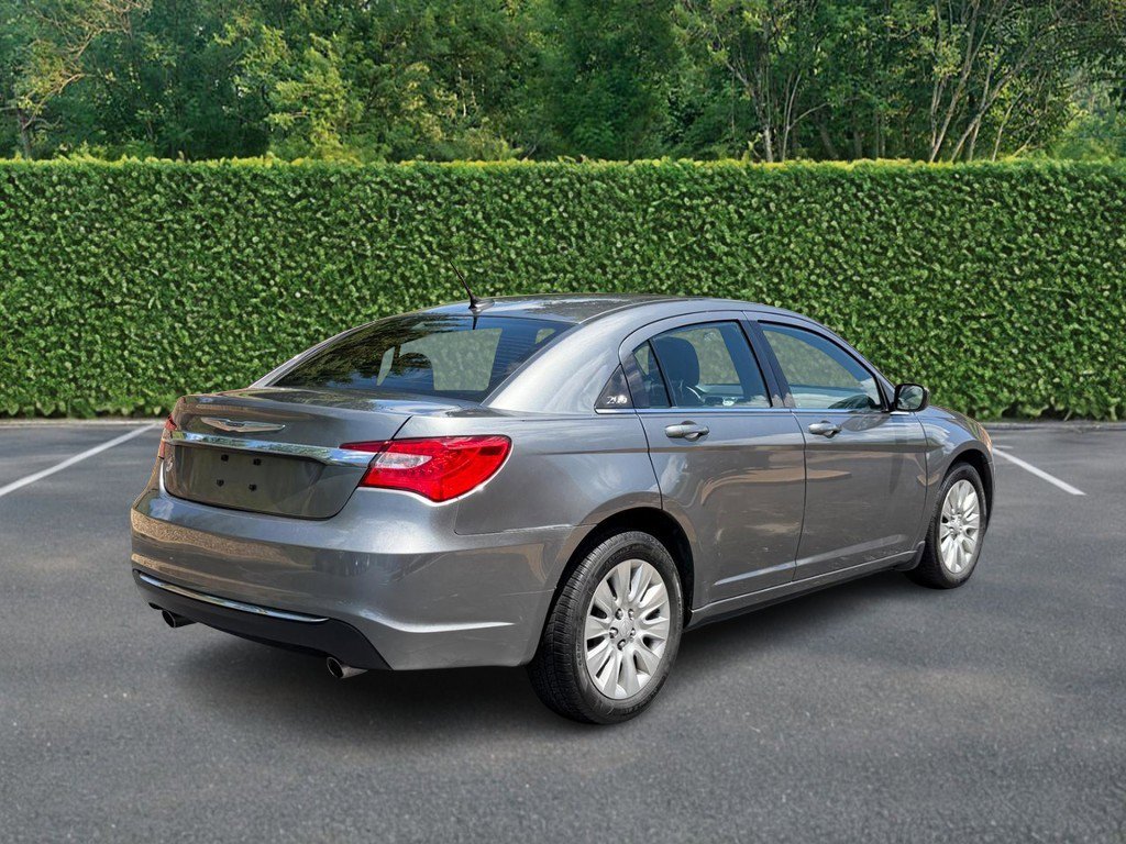 Used 2013 Chrysler 200 LX FWD image 3