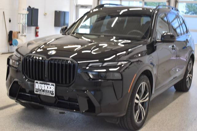Used 2026 BMW X7 xDrive40i AWD/4WD image 9