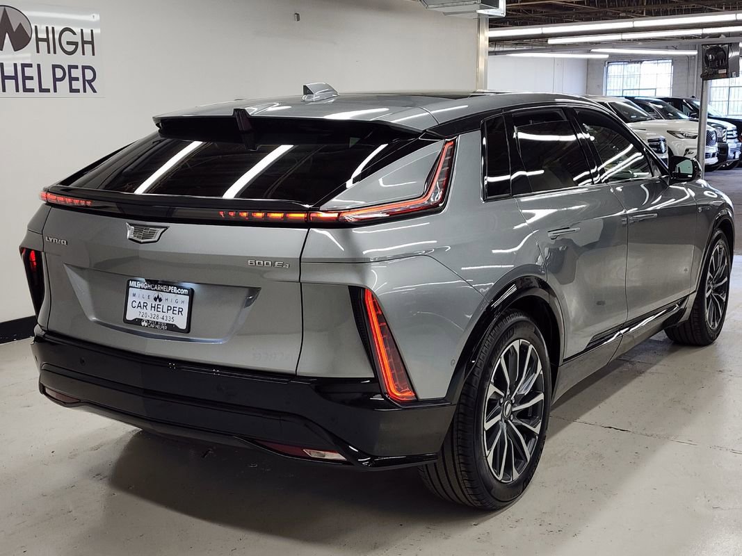 Used 2024 Cadillac Lyriq Sport image 5