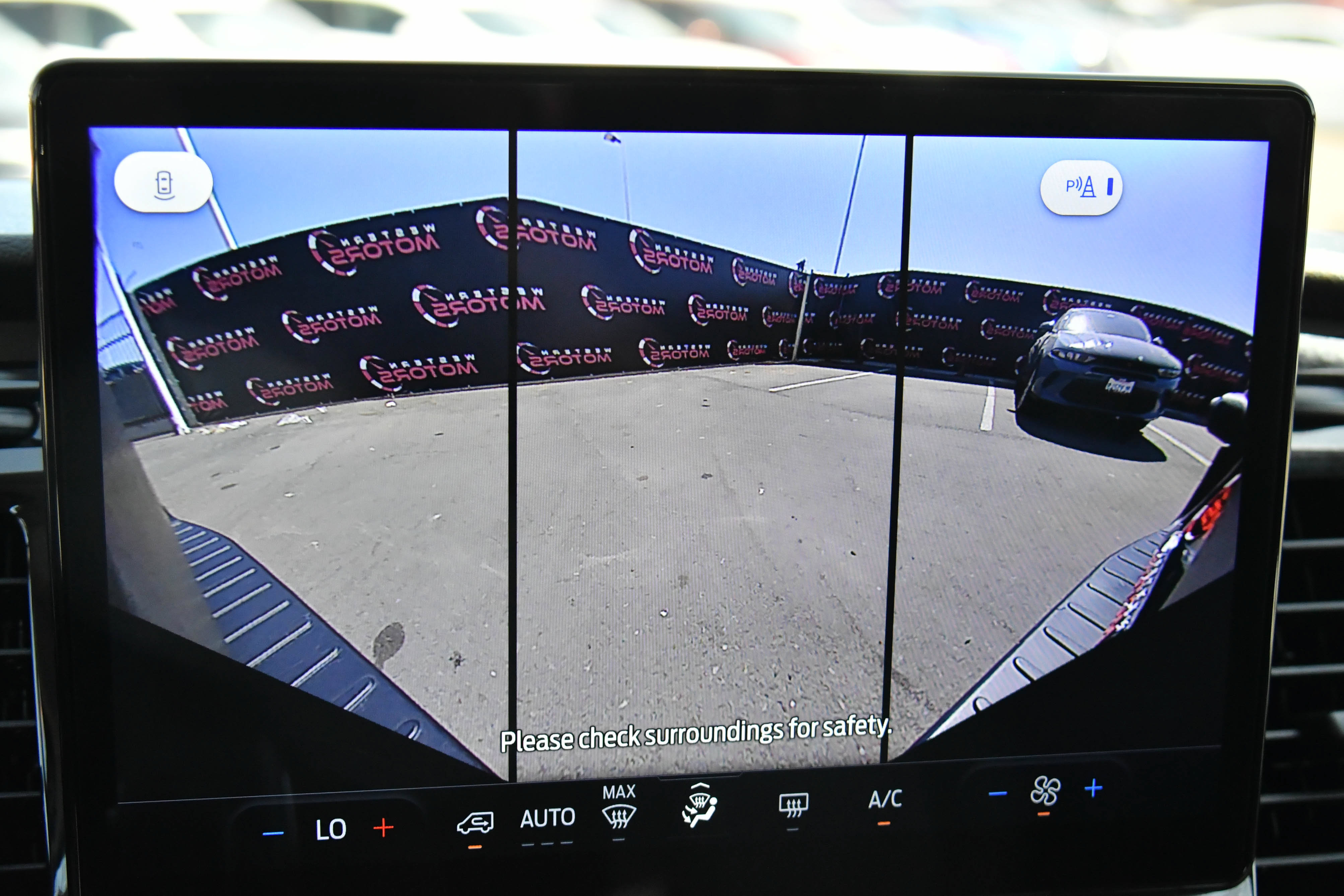 Used 2024 Ford Transit 350 XLT RWD image 19