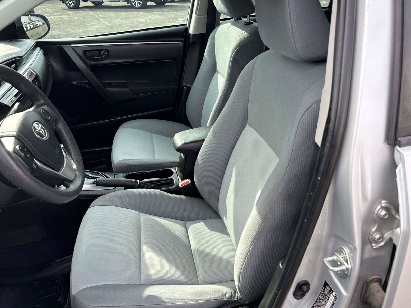 Used 2015 Toyota Corolla L FWD image 11