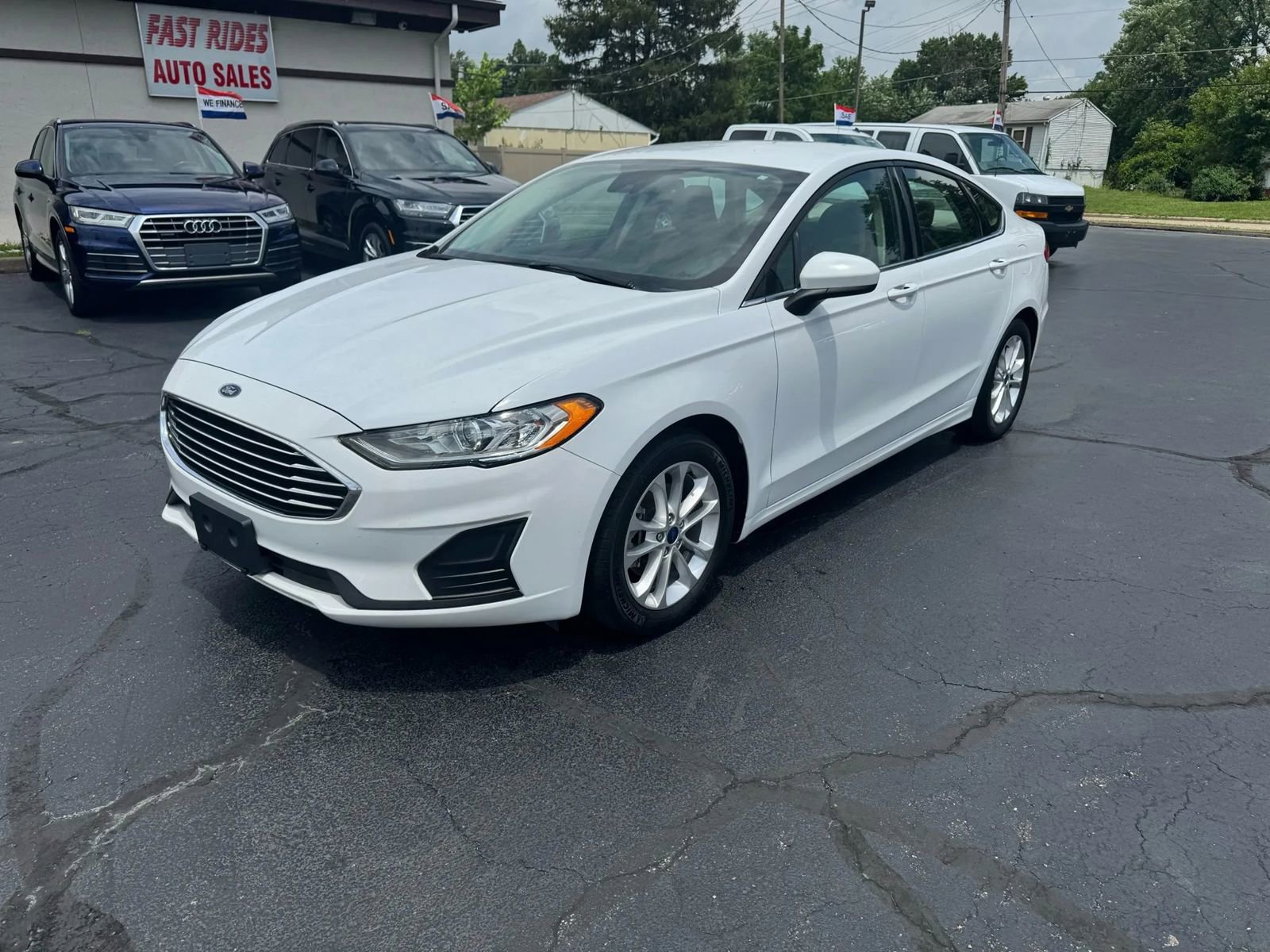 Used 2019 Ford Fusion SE image 4