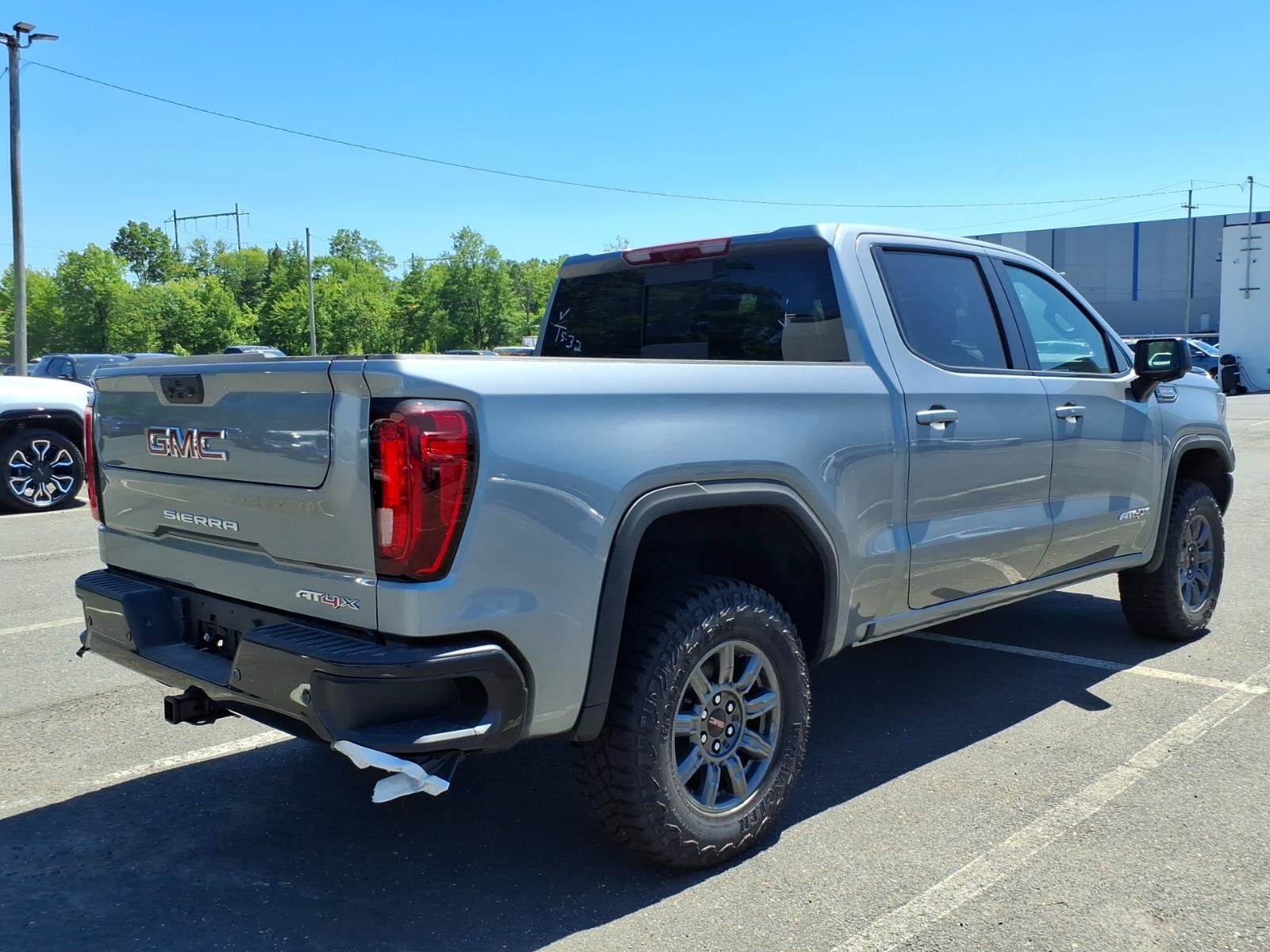 New 2026 GMC Sierra 1500 AT4X w/ LPO, Black Badging Package AWD/4WD image 4