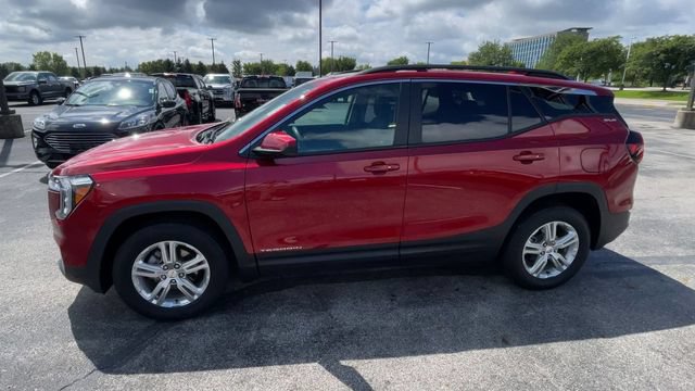 Used 2024 GMC Terrain SLE w/ Driver Convenience Package AWD/4WD image 7