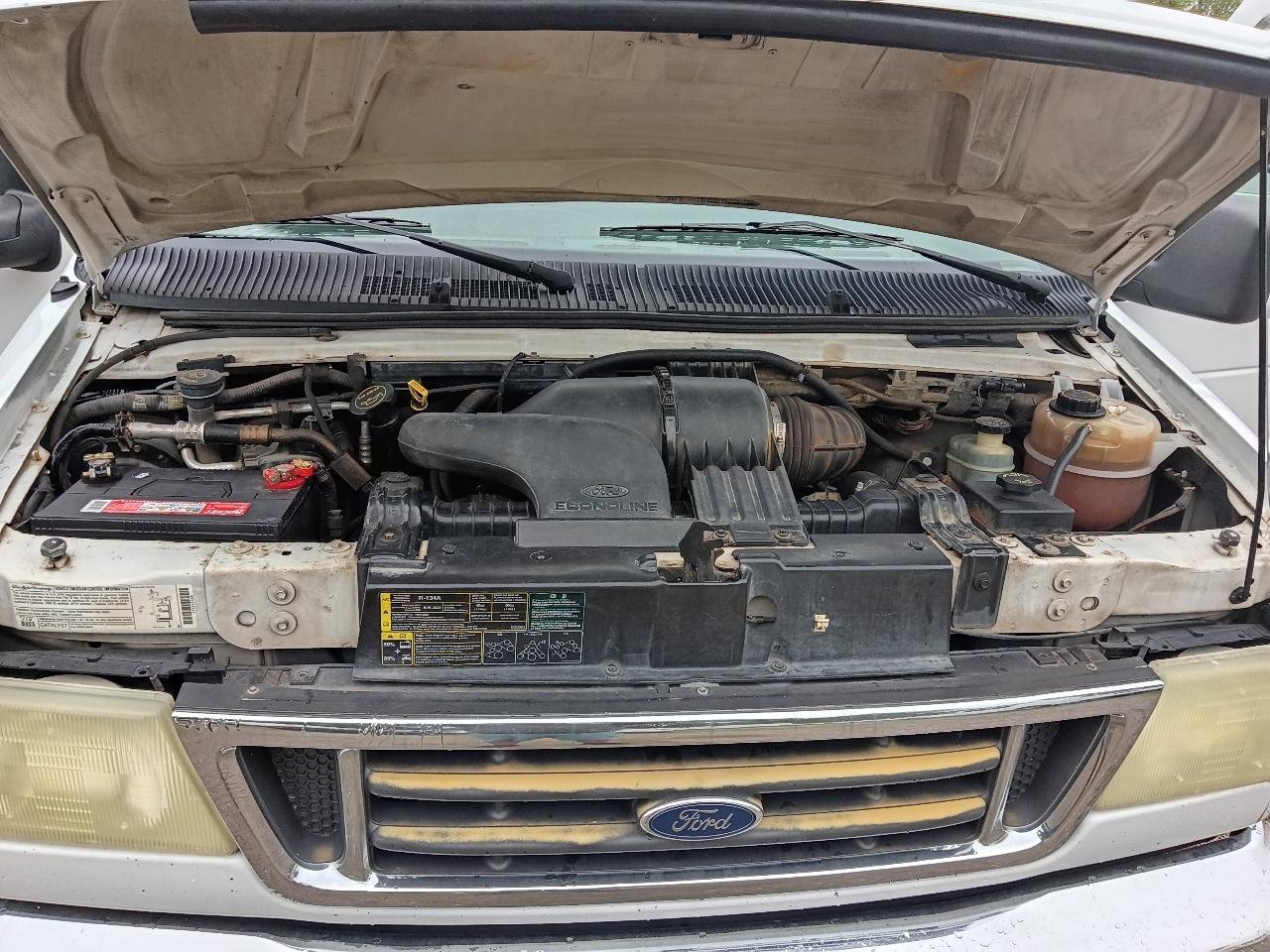 Used 2003 Ford E-150 and Econoline 150 Wagon RWD image 27