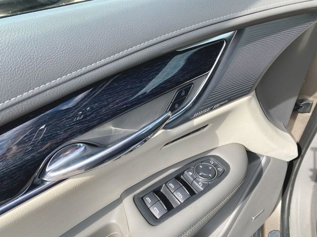 Used 2022 Cadillac XT6 Premium Luxury w/ Technology Package FWD image 24