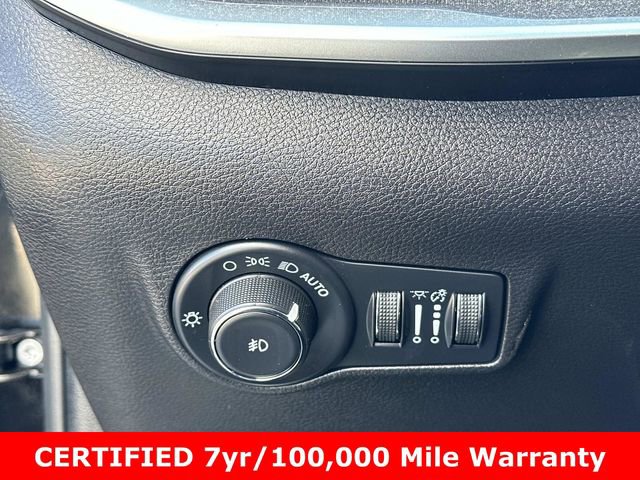 Used 2023 Jeep Compass Latitude w/ Convenience Group AWD/4WD image 24