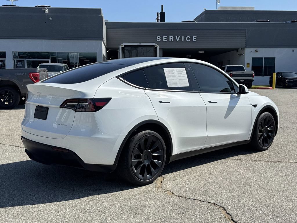 Used 2023 Tesla Model Y AWD image 6