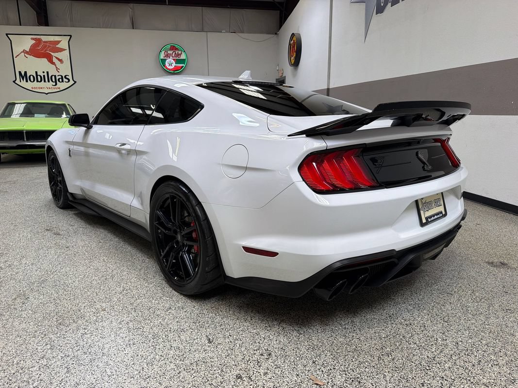 Used 2020 Ford Mustang Shelby GT500 w/ Technology Package RWD image 5