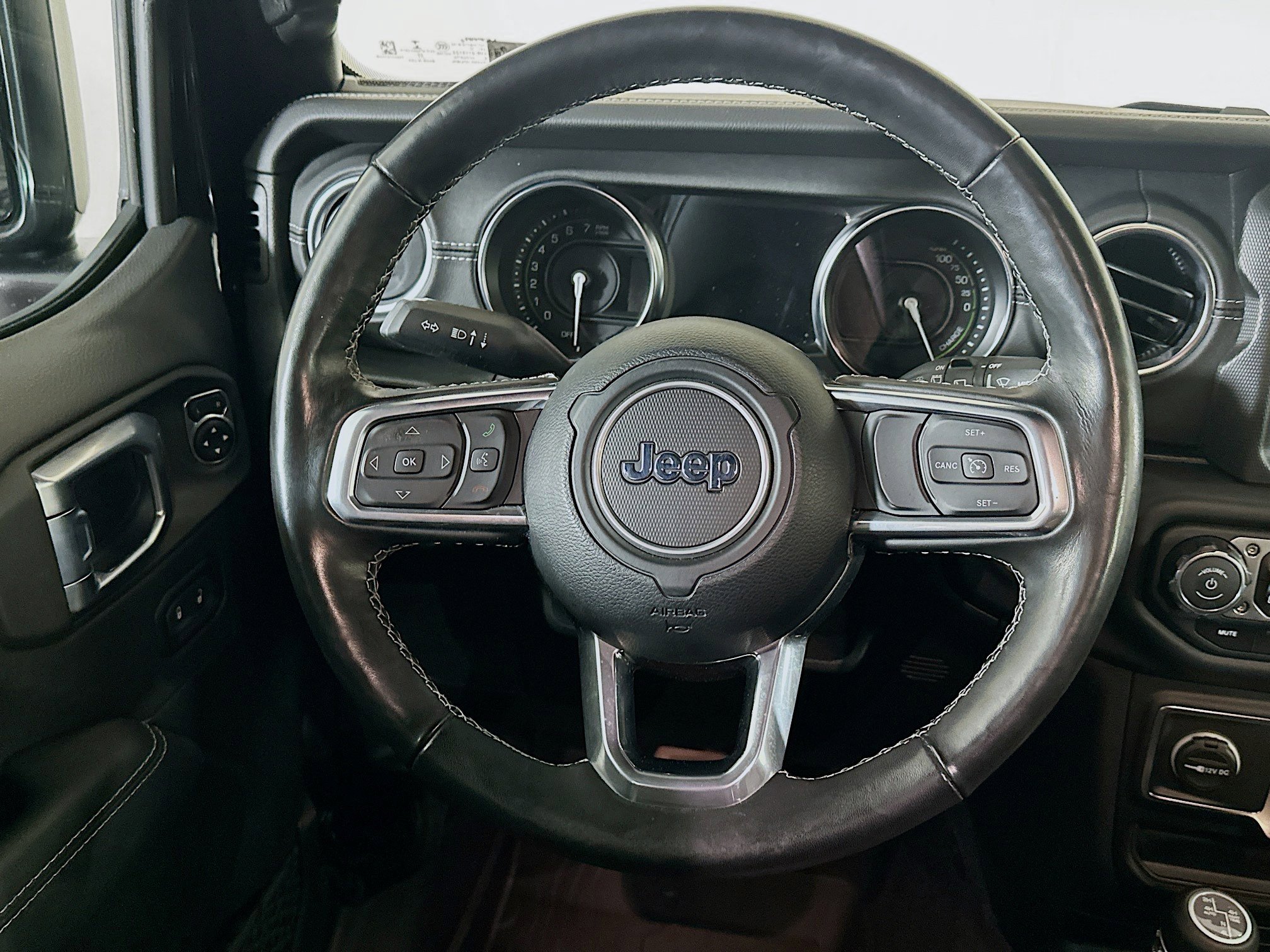 Used 2023 Jeep Wrangler Sahara w/ Cold Weather Group image 18