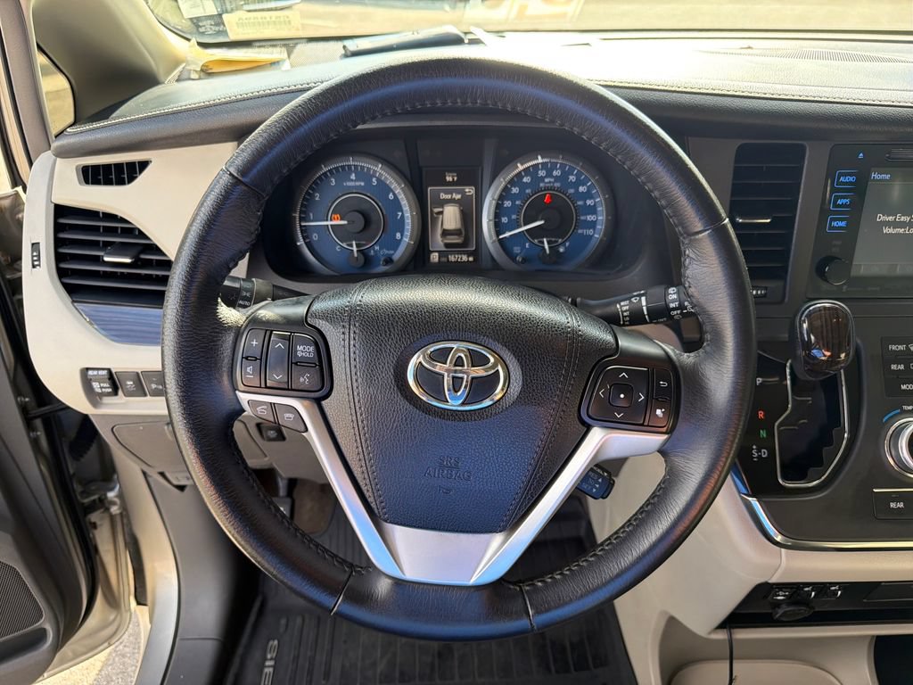 Used 2017 Toyota Sienna XLE w/ XLE Navigation Package FWD image 18