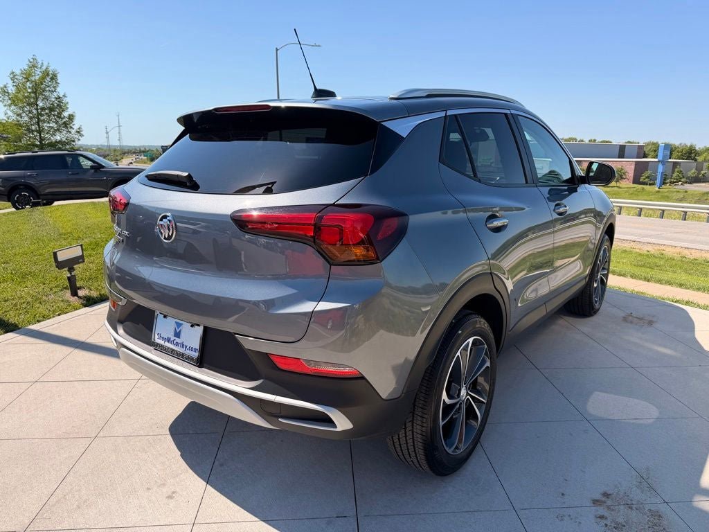 Used 2022 Buick Encore GX Select AWD/4WD image 5