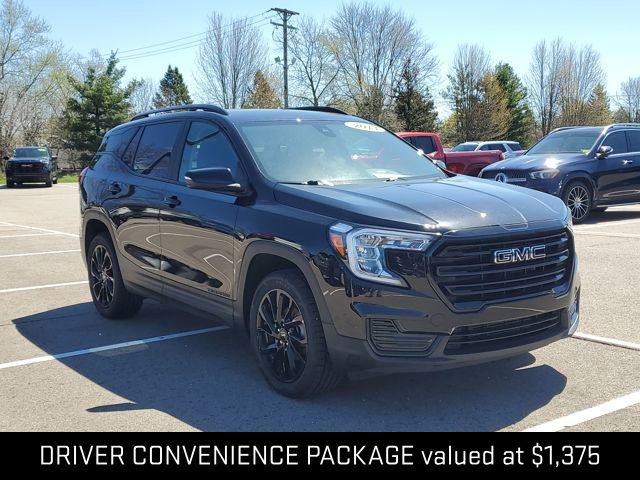 Used 2023 GMC Terrain SLE w/ Driver Convenience Package AWD/4WD image 3