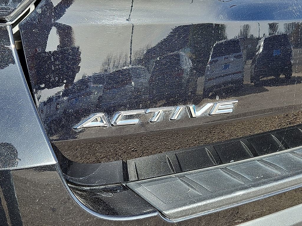 Used 2025 Ford Explorer Active image 6