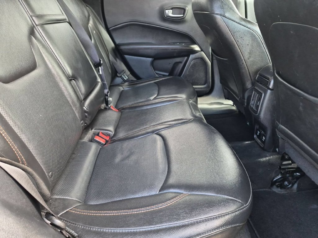 Used 2018 Jeep Compass Limited w/ Navigation Group AWD/4WD image 30