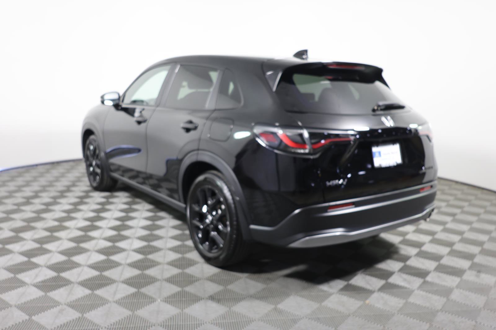Used 2025 Honda HR-V Sport image 7