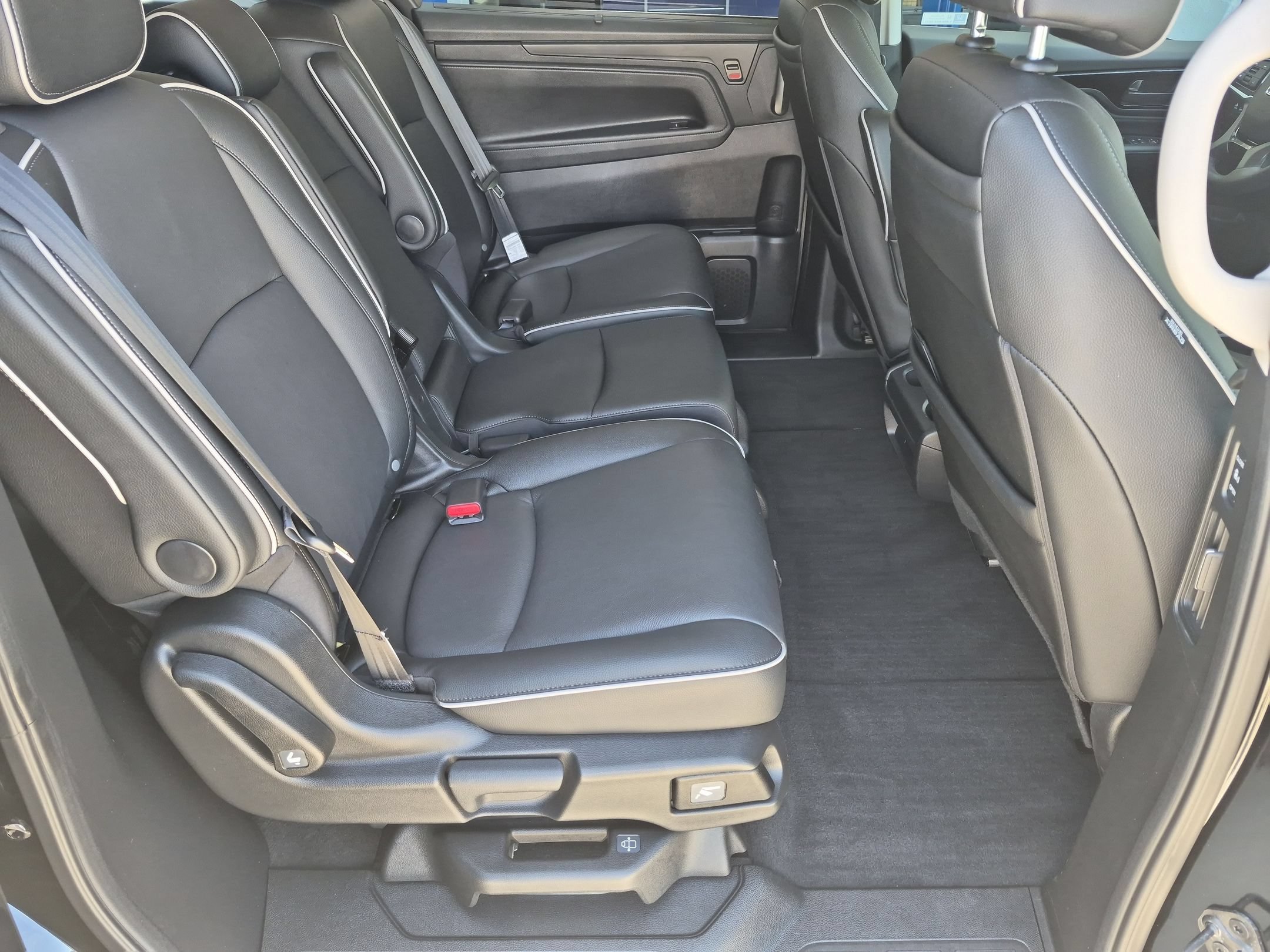 Certified 2025 Honda Odyssey Touring image 33