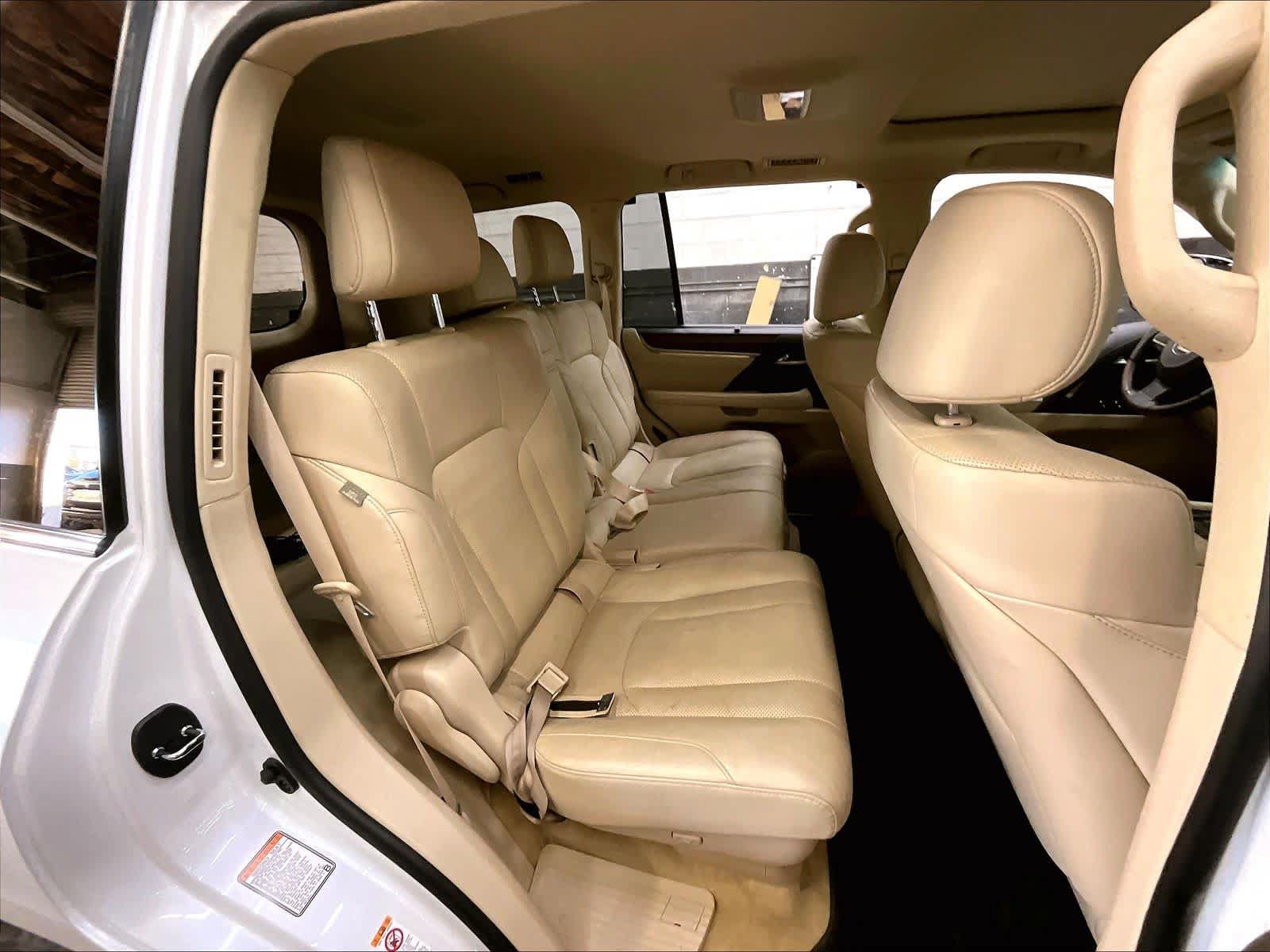 Used 2019 Lexus LX 570 4WD w/ Luxury Package image 31