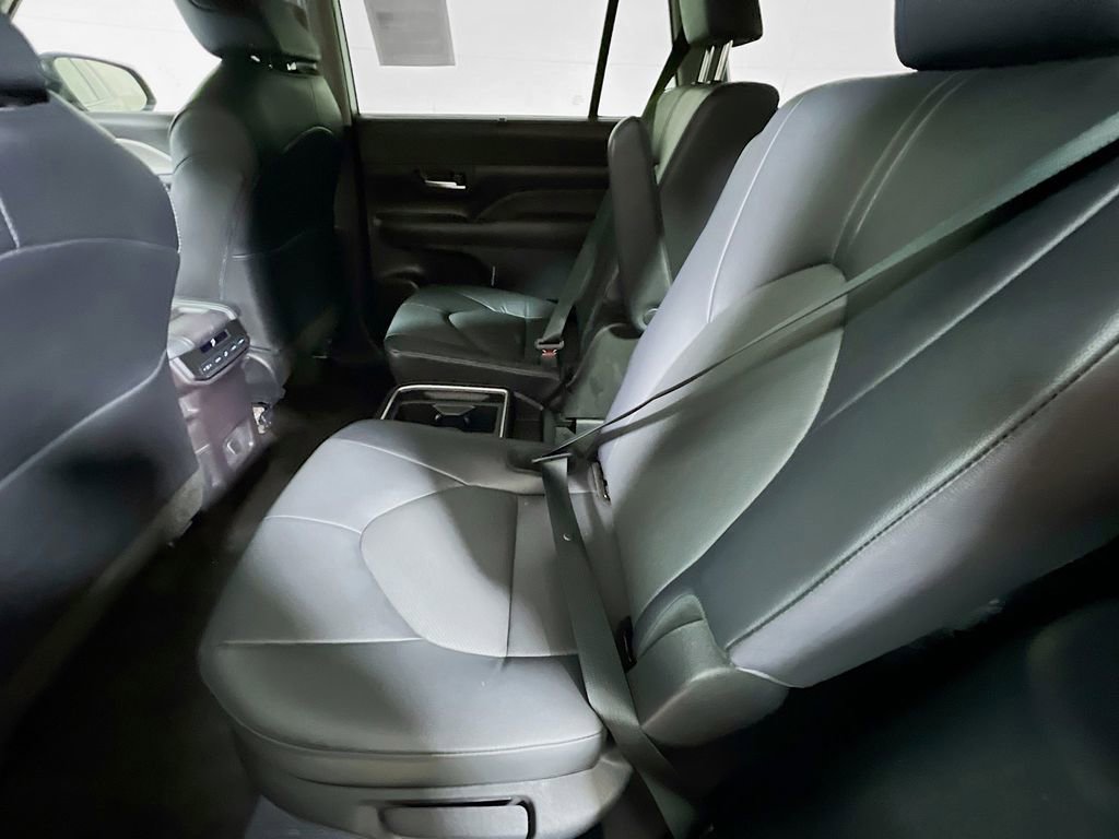 Certified 2025 Toyota Grand Highlander AWD image 22