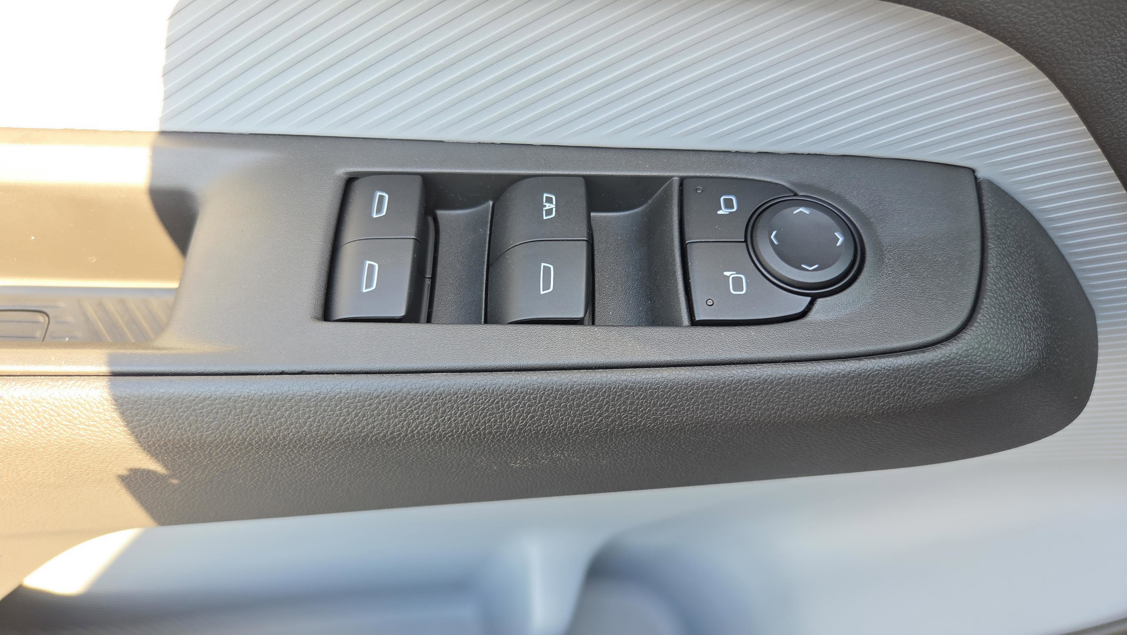 New 2027 Chevrolet Bolt LT w/ Comfort Package image 15