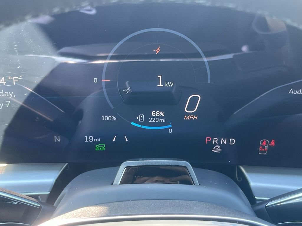 Used 2026 Cadillac Lyriq Premium Luxury image 3
