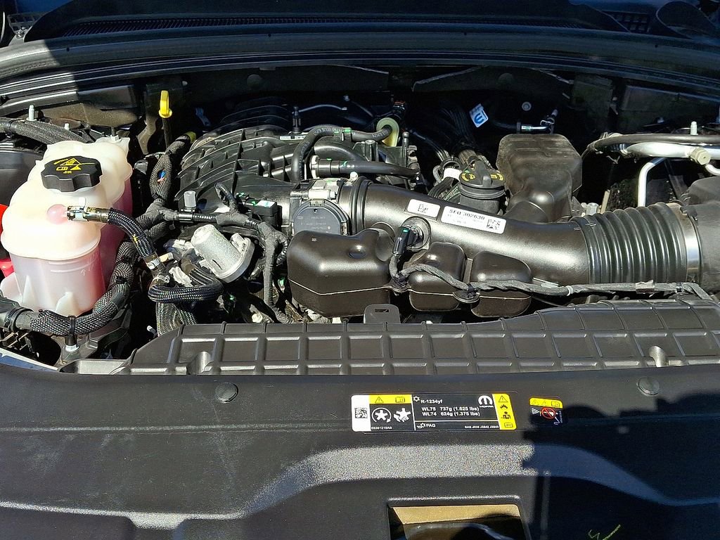 Used 2023 Jeep Grand Cherokee Laredo image 27