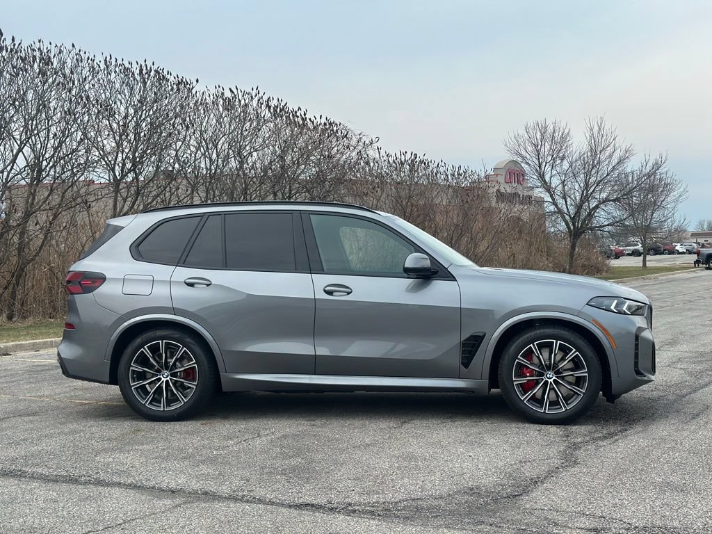 New 2026 BMW X5 xDrive50e w/ M Sport Package AWD/4WD image 8