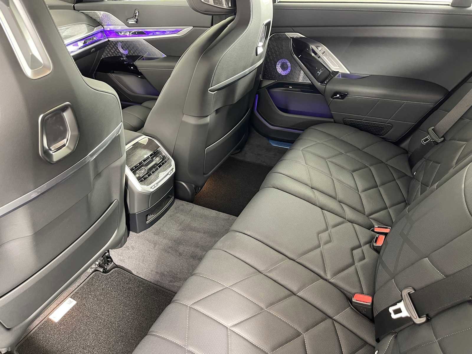 New 2026 BMW i7 xDrive60 w/ Executive Package image 29