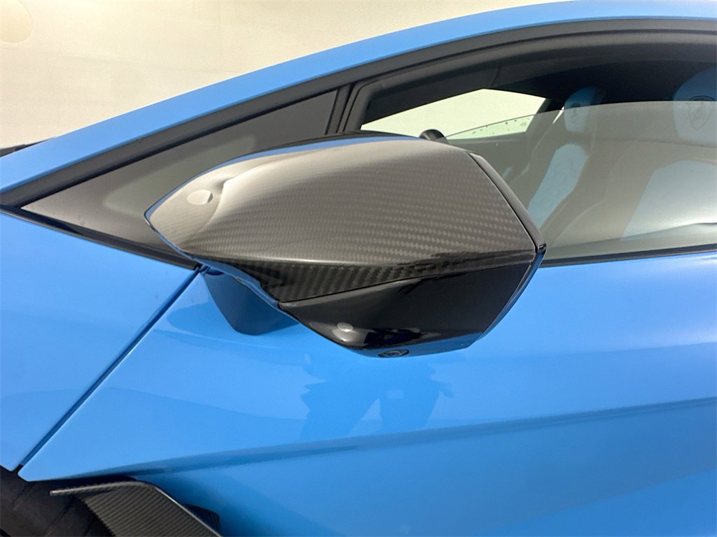 Used 2024 Lamborghini Revuelto image 30