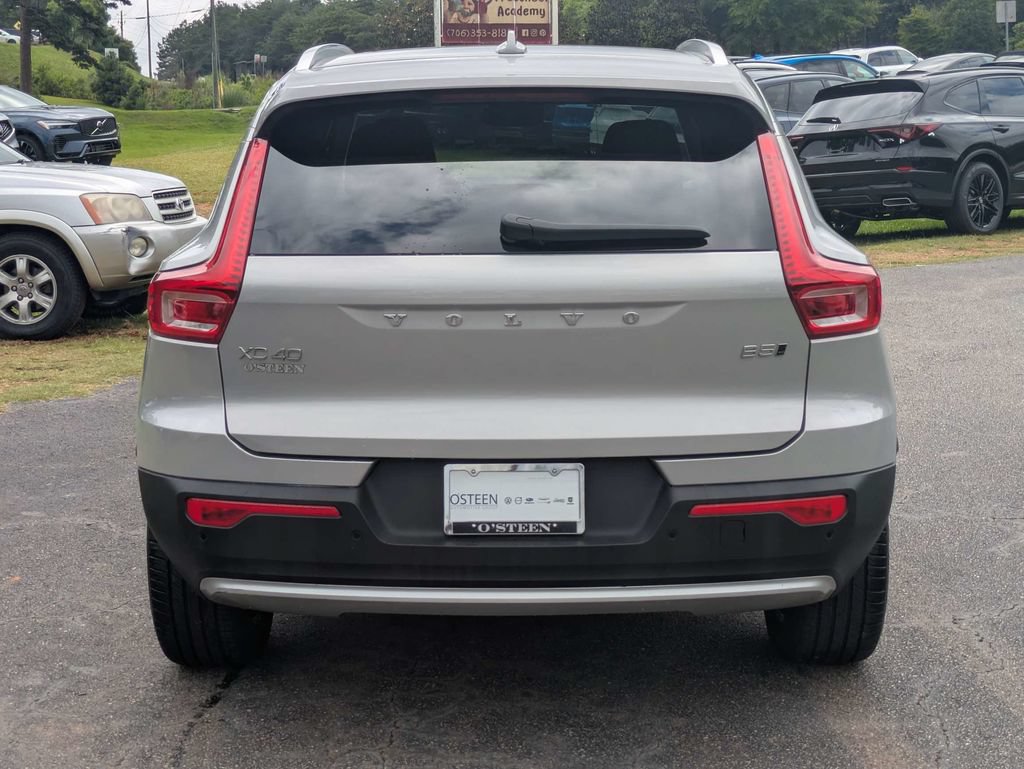 Certified 2025 Volvo XC40 B5 Core AWD/4WD image 5