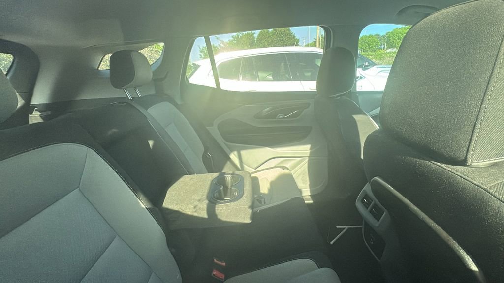 Used 2024 GMC Terrain SLE w/ Driver Convenience Package FWD image 10