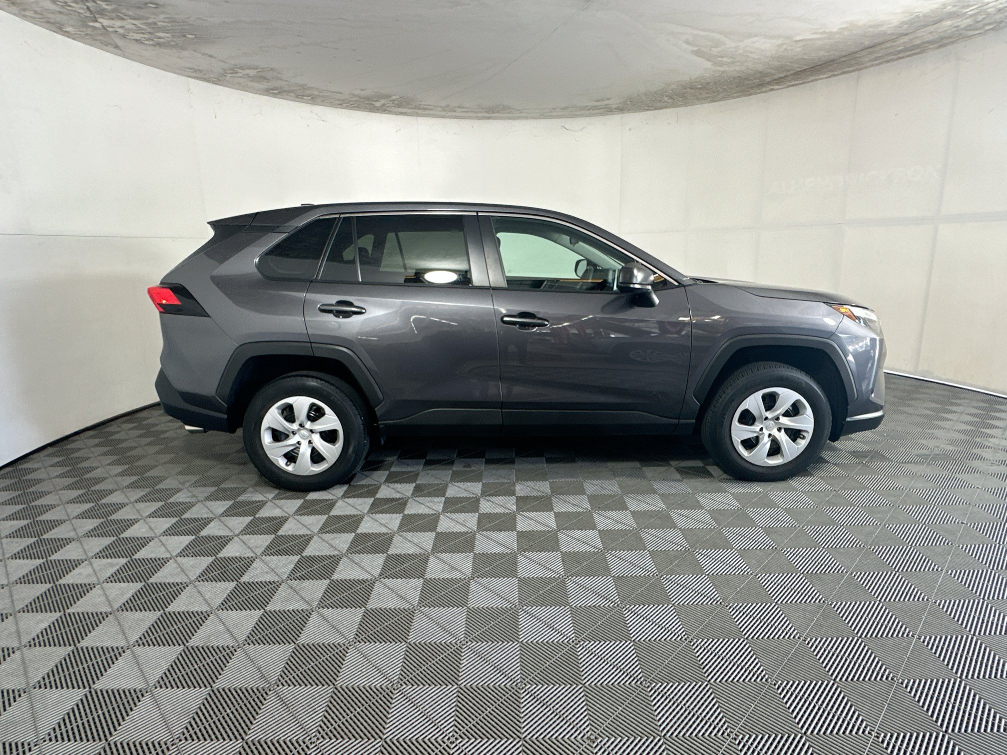 Used 2024 Toyota RAV4 LE FWD image 2