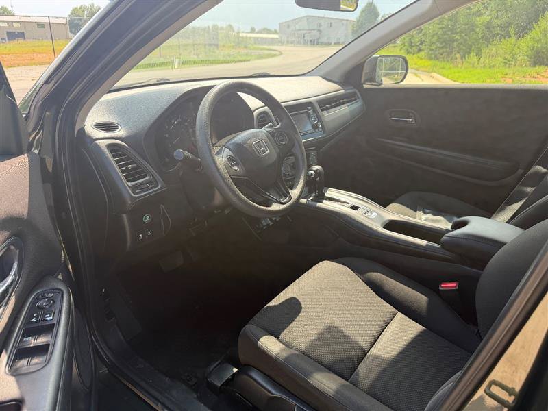 Used 2018 Honda HR-V LX image 10