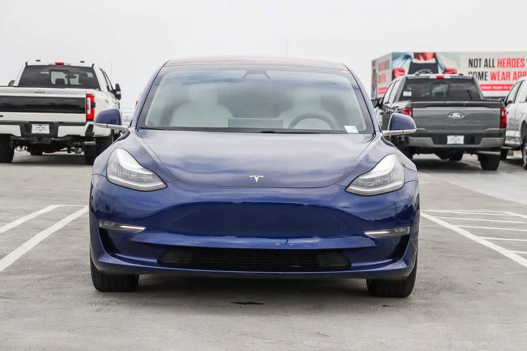 Used 2018 Tesla Model 3 Mid Range RWD image 2