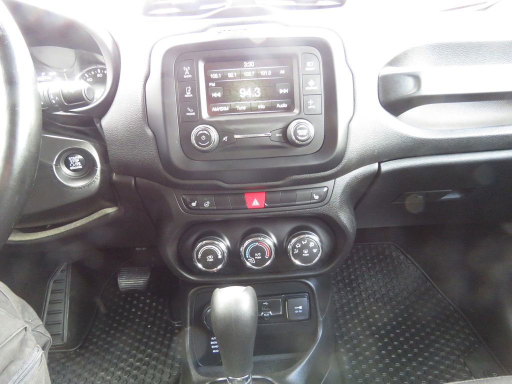 Used 2017 Jeep Renegade Altitude image 25