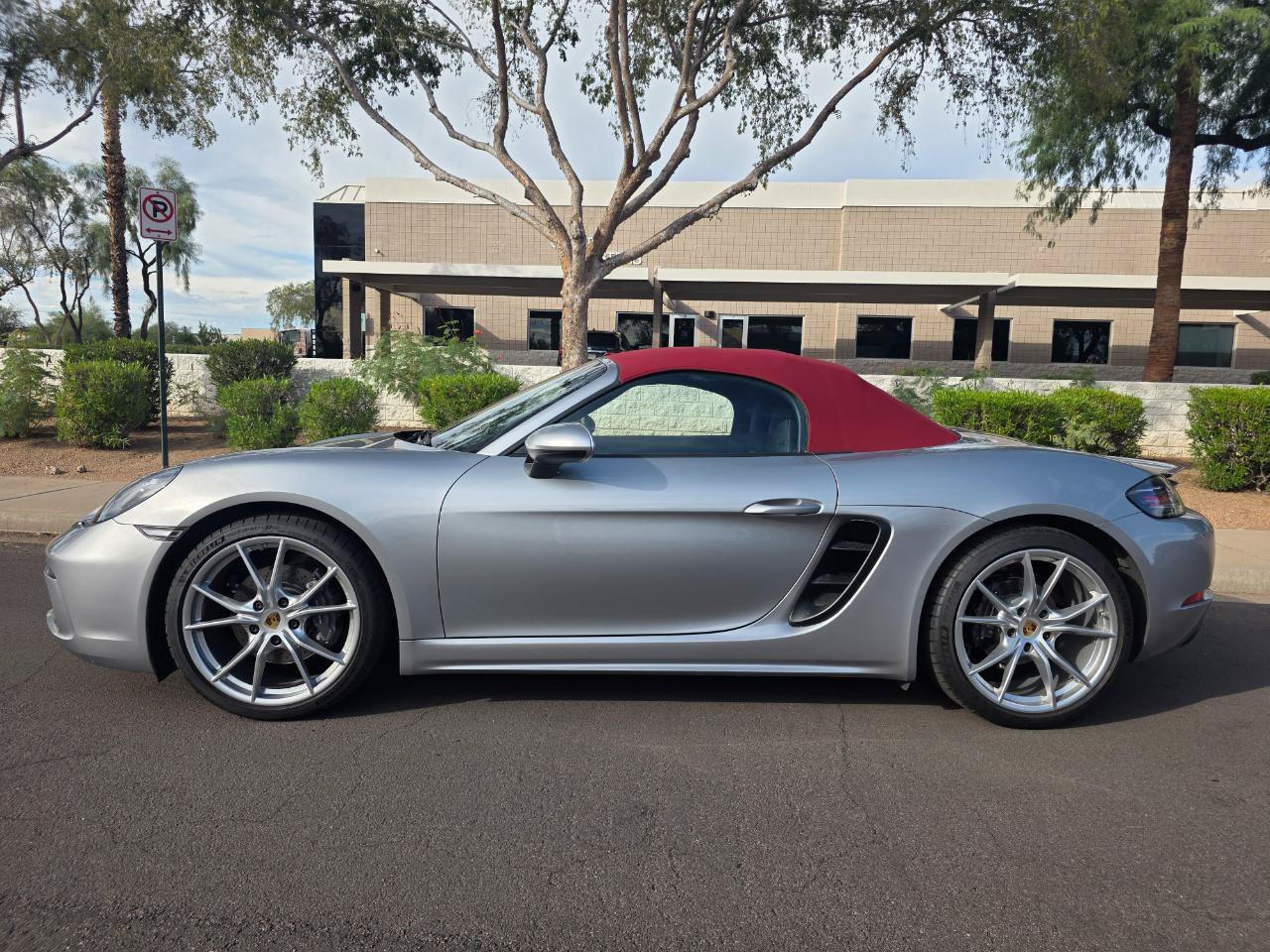 Used 2019 Porsche 718 Boxster RWD image 7