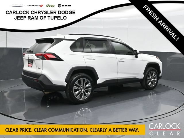 Used 2019 Toyota RAV4 XLE Premium w/ Cold Weather Package FWD image 3