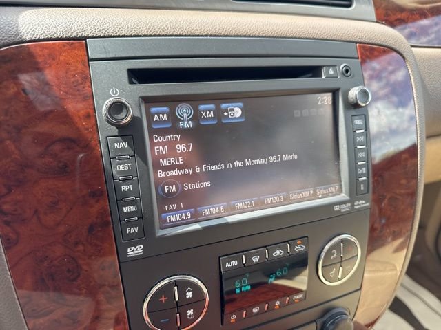 Used 2013 Chevrolet Avalanche LTZ image 21