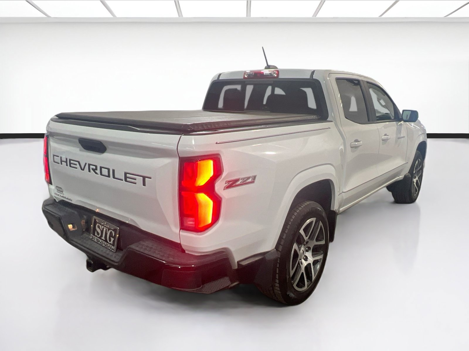 Used 2023 Chevrolet Colorado Z71 w/ Z71 Convenience Package 2 AWD/4WD image 4