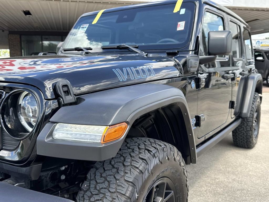Used 2024 Jeep Wrangler Unlimited image 6