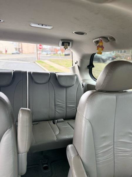 Used 2012 Kia Sedona EX w/ Luxury Pkg image 19